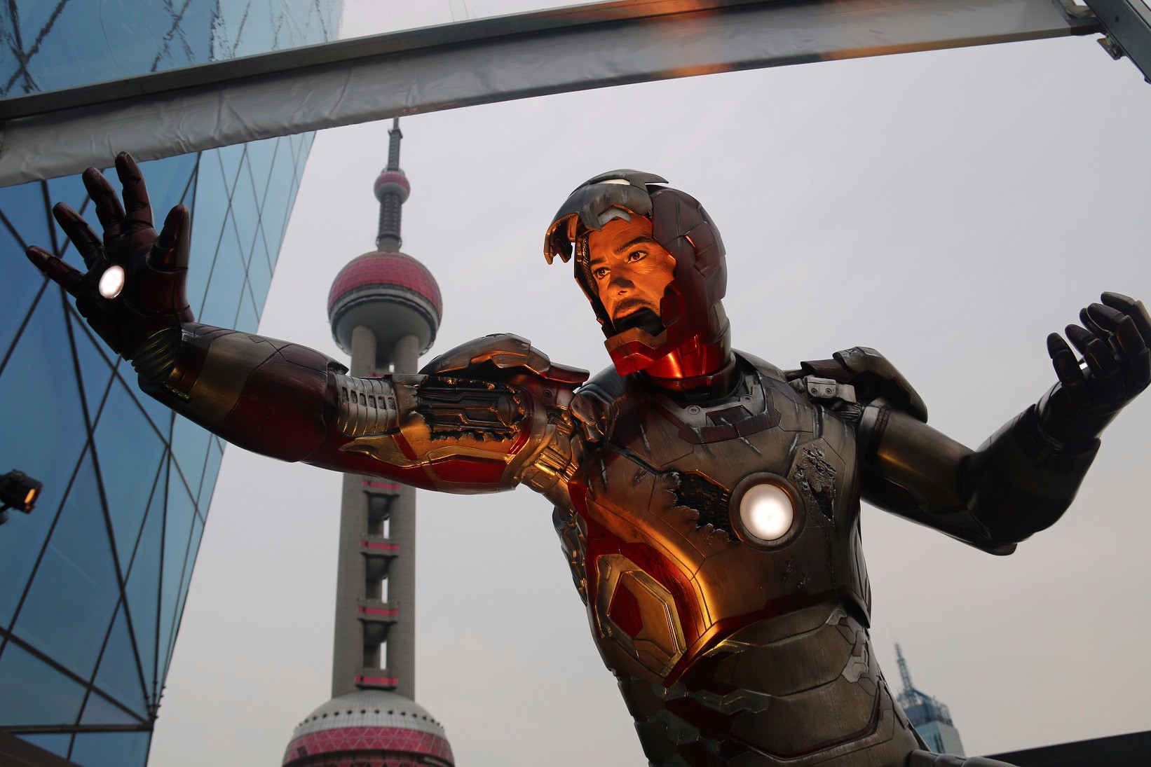 梦现冲突流血夜 梦境激烈争斗场景 解析梦境中的暴力暗示