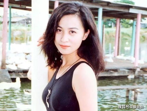 丑小鸭的手相特征是 丑小鸭的手相特征是