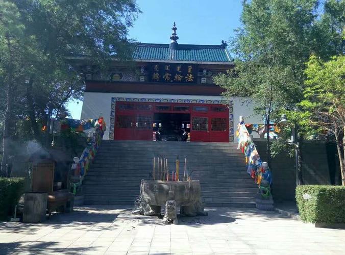 易之堂风水命理详解视频如何确定墓地的坐向和朝向 易之堂风水命理详解视频如何确定墓地的坐向和朝向