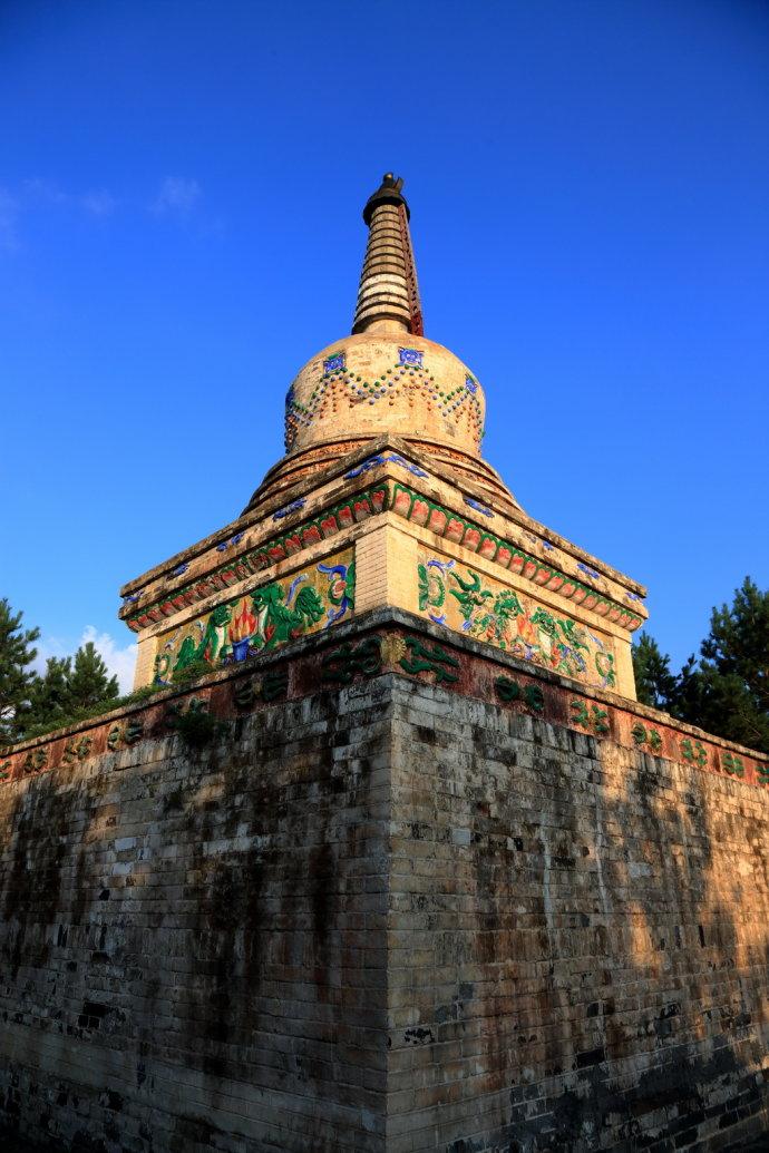 阳宅跟阴宅是不是一样的 阳宅跟阴宅是不是一样的