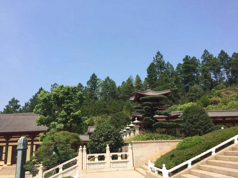 两面靠墙的床风水 床有一边必须靠墙风水 两面靠墙的床风水 床有一边必须靠墙风水