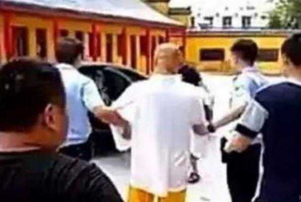 晚年苦命手相男婚姻 晚年苦命手相男婚姻