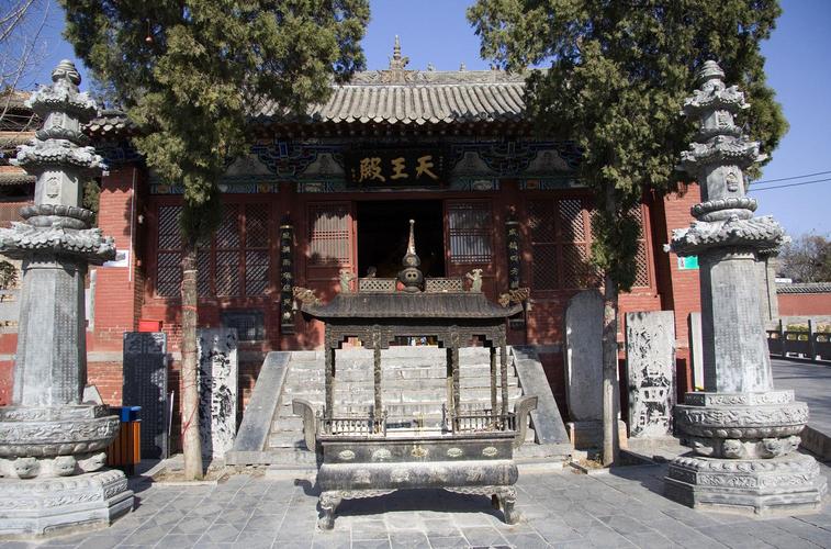 客厅风水画怎么挂好看吗 客厅可以挂多种风水画吗 客厅风水画怎么挂好看吗 客厅可以挂多种风水画吗