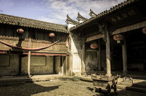 甲山庚向阴宅是什么位置 甲山庚向阴宅是什么位置