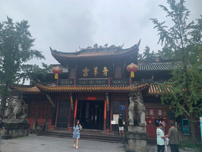 梦见被狗咬 梦见被狗咬了手还流血了是啥意思 梦见被狗咬 梦见被狗咬了手还流血了是啥意思