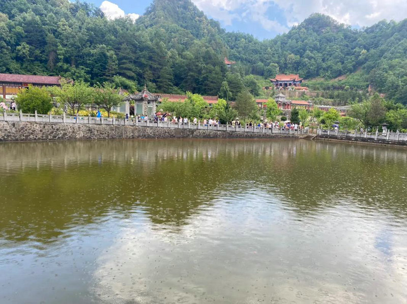 刘宇宁结婚照(刘宇宁万人婚纱合照) 刘宇宁结婚照(刘宇宁万人婚纱合照)