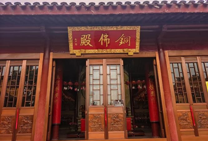 梦见眼睛怕光睁不开是什么兆头 梦见眼睛怕光睁不开是什么兆头