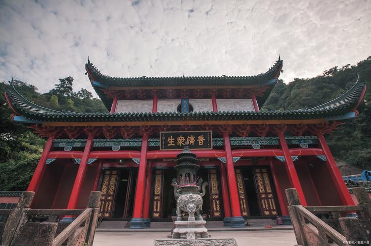 属兔的今年运势和财运怎么样,属兔的今年运气 属兔的今年运势和财运怎么样,属兔的今年运气