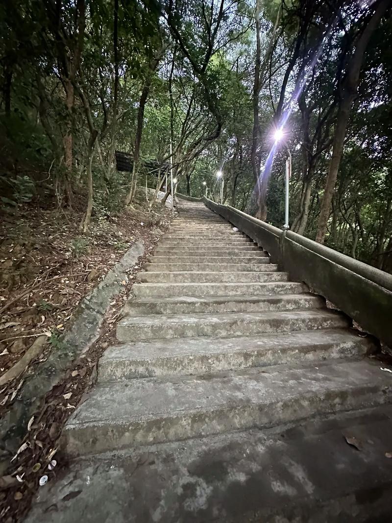别墅入户门长楼梯风水 别墅入户门长楼梯风水