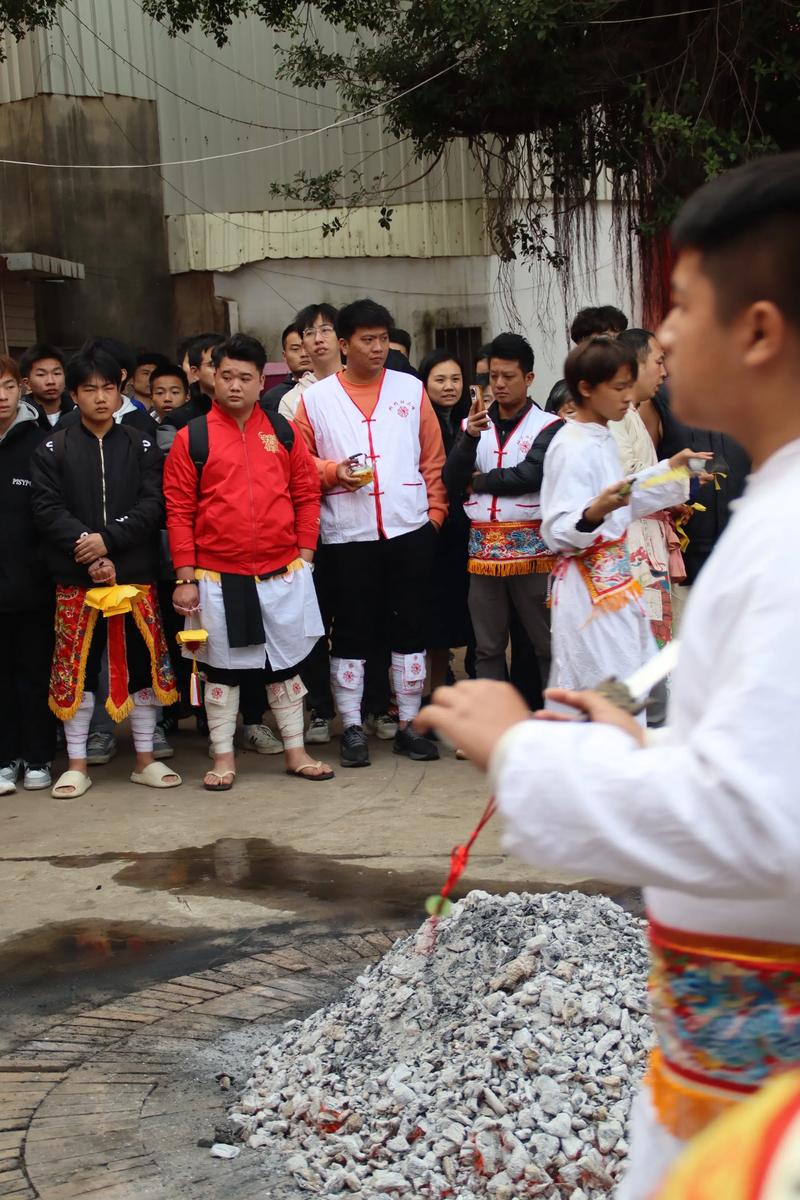 头有四角的面相图(头有四角指哪四角) 头有四角的面相图(头有四角指哪四角)
