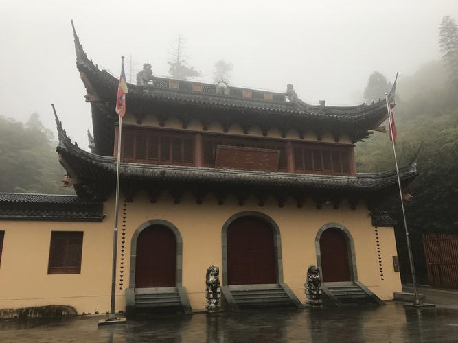 龙兔属相合还是相克(兔跟龙生辰八字合不合财) 龙兔属相合还是相克(兔跟龙生辰八字合不合财)