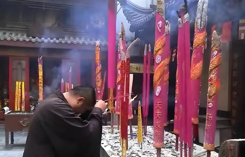 容易滑的手相女人 容易滑的手相女人