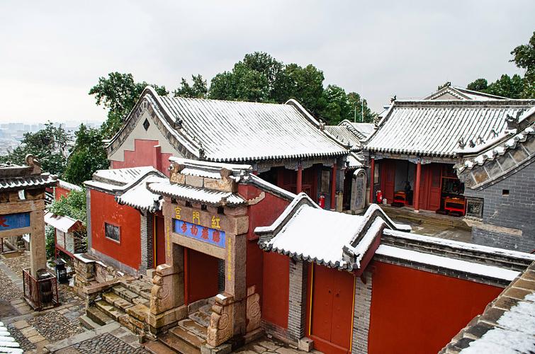 梦见自己吐血了是什么预召 梦见我吐血是什么预兆 梦见自己吐血了是什么预召 梦见我吐血是什么预兆